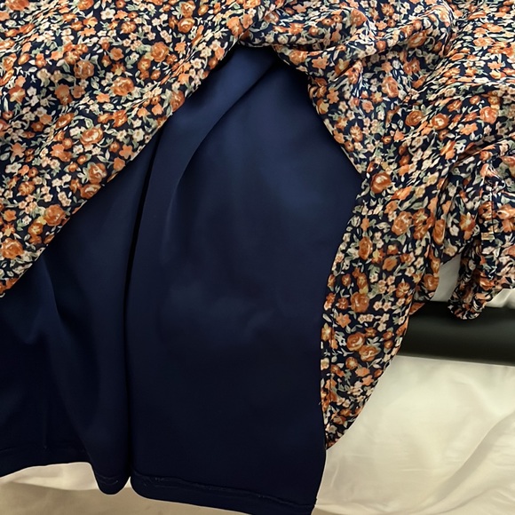 Adorable Floral Long Sleeved Dress - Picture 5 of 5